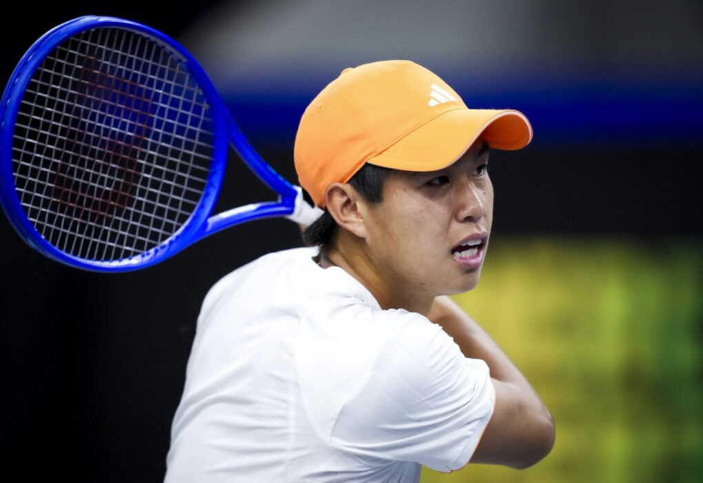 Geneva Tennis Showdown: Michelsen Battles Wawrinka, Tien Faces Tsitsipas